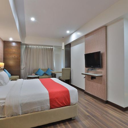 Krios Hotel - Near Sg Highway, Αχμπανταμπάντ Εξωτερικό φωτογραφία