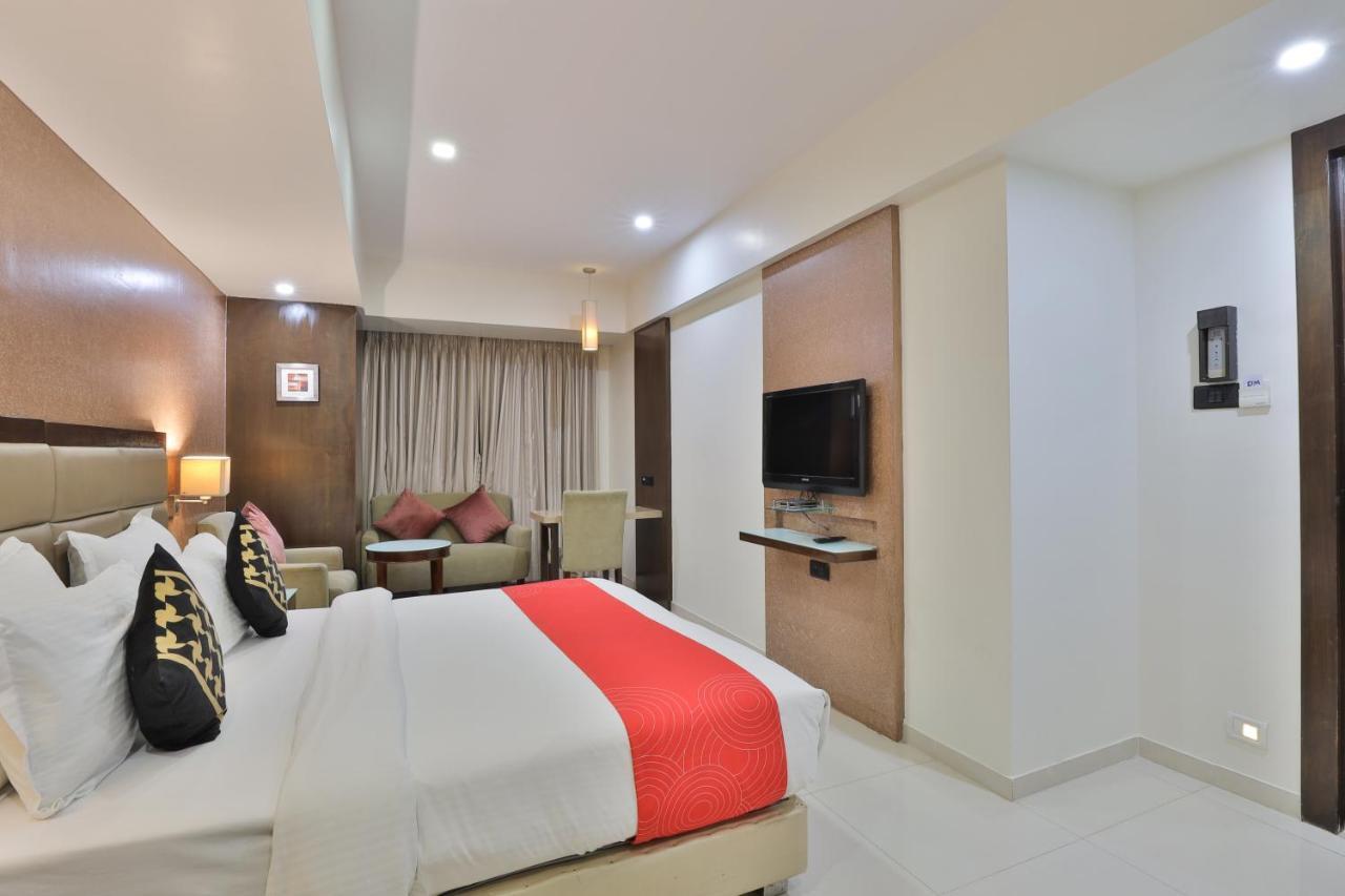 Krios Hotel - Near Sg Highway, Αχμπανταμπάντ Εξωτερικό φωτογραφία