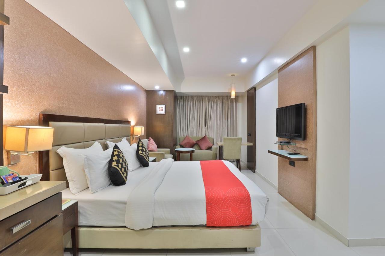 Krios Hotel - Near Sg Highway, Αχμπανταμπάντ Εξωτερικό φωτογραφία