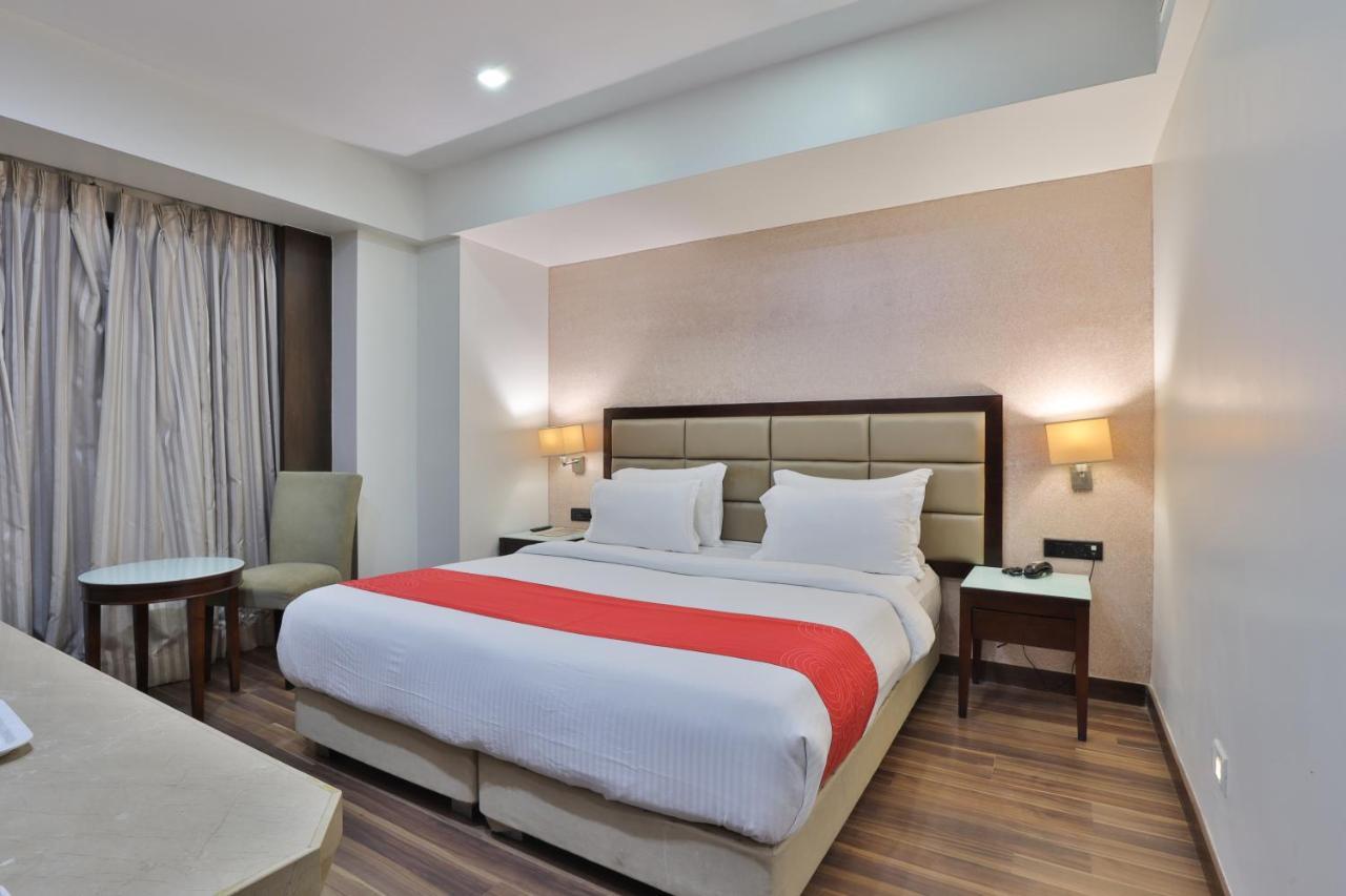 Krios Hotel - Near Sg Highway, Αχμπανταμπάντ Εξωτερικό φωτογραφία