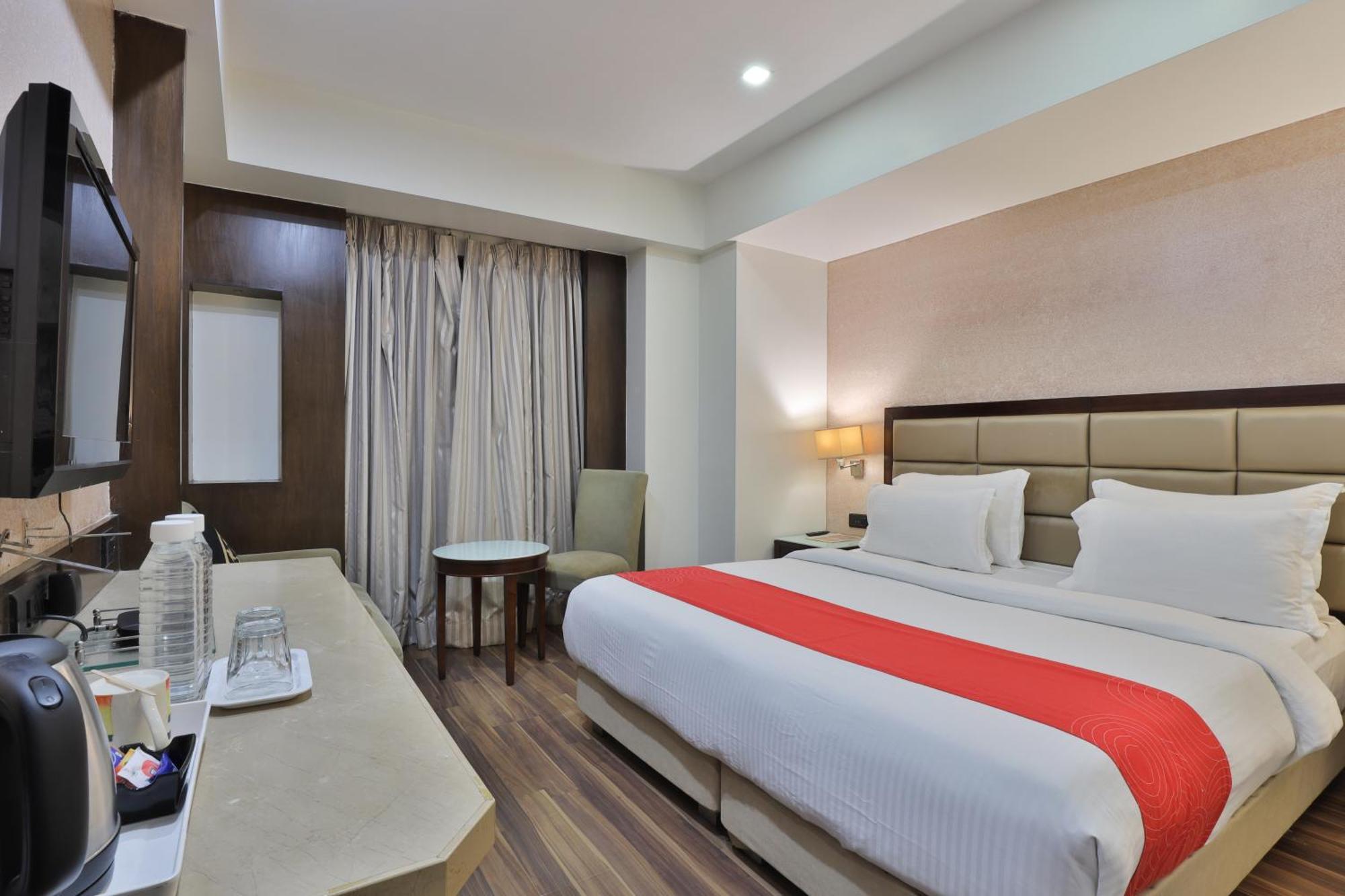 Krios Hotel - Near Sg Highway, Αχμπανταμπάντ Εξωτερικό φωτογραφία