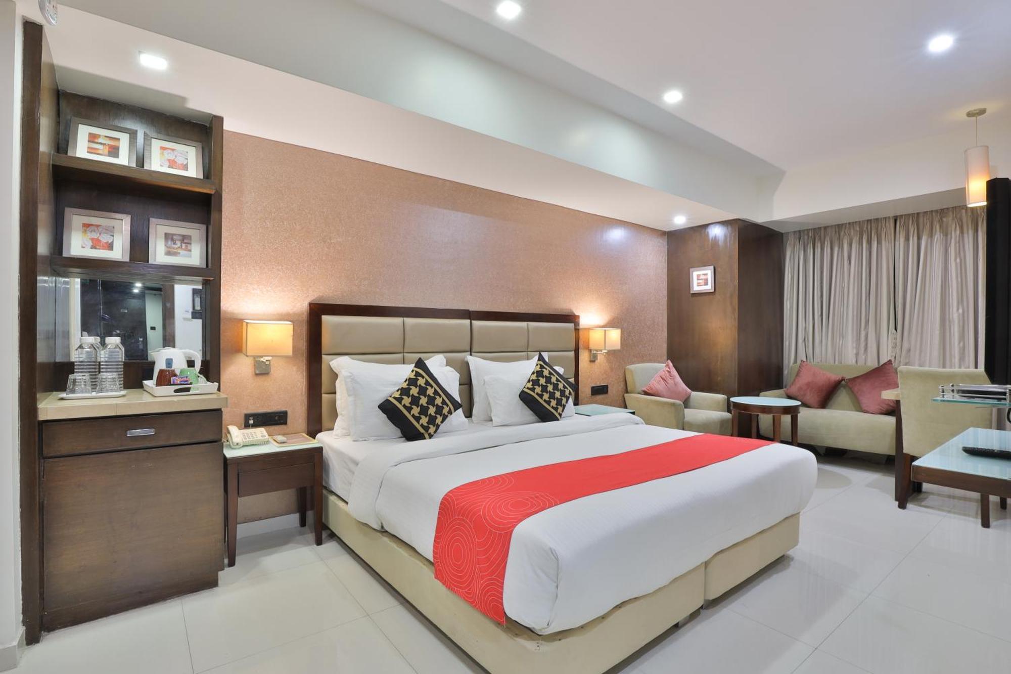 Krios Hotel - Near Sg Highway, Αχμπανταμπάντ Εξωτερικό φωτογραφία